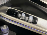 メモリー付き電動シートも装備されておりますのでシート位置を3パターン記憶できます。