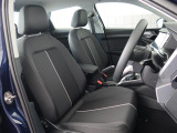 Audi車はどの車種も全てレザーハンドルです。そこにはAudiのこだわりがあり質感の高いレザーでしっかりと手に馴染み、高級感を演出します。