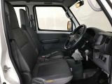 見通しのよいすっきりとした視界で、誰でも運転しやすいです。運転のしやすさは疲れにくさにも繋がりますよ♪