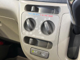 寒い冬も暑い夏も全席に快適な空調を届けてくれる、ダイヤル式エアコンを装備♪