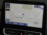 【10.5インチ純正ナビ】純正ナビを装備。タッチパネル式で使いやすく、詳細地図により目的地をピンポイントで設定できます。初めての道でも迷いにくく、ロングドライブも快適ですよ♪