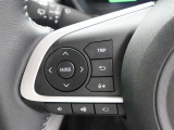 ステアリングスイッチ付き。手を離さずにさまざまな操作が可能です。
