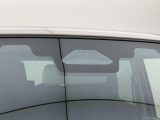 障害物を感知して、衝突の可能性がある場合、運転者へ警告音を発したり、衝突の可能性が高い場合、ブレーキの補助操作を行い、減速して衝突被害を軽減するシステムです。