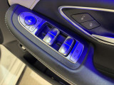 メルセデスの認定中古車「サーティファイドカー」保証は、万一お車が故障した場合も、ご購入後1年間もしくは2年間※は走行距離にかかわらずメルセデス・ベンツ正規サービスネットワークで無料修理いたします。