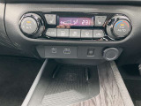 フルオートエアコン 温度設定をすれば自宅のエアコンのように車内の温度をコントロール