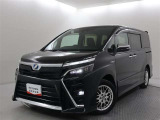 国内新車販売はメーカーの制限がかかり、状態の良い中古車も減少しております。当店のお車は出来る限り1オーナー、当社下取り車の間を挟まない安心車両です。売約優先の為、お早目の現車確認を!!