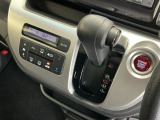 発進時から滑らかに加速する無段階変速のCVTはストップ&ゴーの多い街の中も快適です