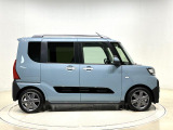 ドアは約90度に開くので荷物も積み込みやすく、乗り降りもしやすい♪ アウトドアで楽しく快適に過ごせる工夫がいっぱいです♪♪