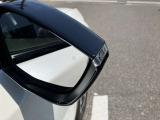 ブラインドスポットモニター付きですので死角に車両がいるとオレンジに光って知らせてくれます。