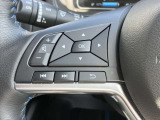 ステアリングスイッチ搭載!ハンドルひとつで手を離さなくても運転中視線をそらさなくても操作が出来て便利です