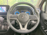 【純正革巻きステアリング】上質な革を使用することで、手にしっかり馴染みとても運転しやすいハンドルです♪