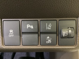 ハンドルの右側にはヘットライトリベライザーとHondaセンシング用のメインスイッチがついています。ヘッドライトリベライザーは道路状況や積荷の加重に応じてライトの高さを調節できます。