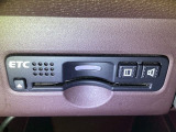 ビルトインタイプのETCで見た目もスッキリ。高速道路の利用にとても便利です。利用には車両情報を登録する「セットアップ」が別途必要です。