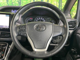 【純正革巻きステアリング】上質な革を使用することで、手にしっかり馴染みとても運転しやすいハンドルです♪