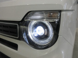 LEDヘッドライトを装備しています。光軸のはっきりした明るいヘッドライトは暗い夜道で効力を発揮します!