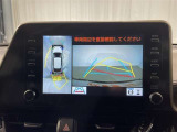 【パノラミックビューモニター】専用のカメラにより、上から見下ろしたような視点で360度車の周囲を確認することができます。