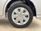 ご納車前にはプロの整備士が点検を行い、交換の必要がある部品は交換してからご納車いたします。また、その後の点検・整備・車検等も当社にお任せください。