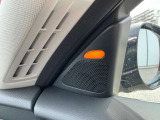 斜め後方から接近する車両を感知します。