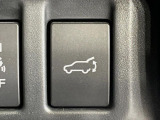 【パワーバックドア】スマートキーや運転席のボタンを押すだけでリアゲートが自動で開閉します!荷物を持っている時や、高い位置にあるバックドアを閉める際に便利な機能です♪