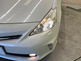 【LEDヘッドライト】悪天候や夜間走行時も良好な視界を確保し安心して運転できる高輝度LEDヘッドライトを装備!点灯速度が早く、消費電力も抑えられています。