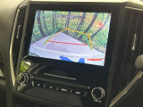 【バックカメラ】駐車時に後方がリアルタイム映像で確認できます。大型商業施設や立体駐車場での駐車時や、夜間のバック時に大活躍!運転スキルに関わらず、今や必須となった装備のひとつです!