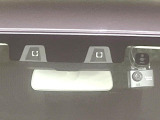 【スズキ セーフティサポート】走行中に前方の車両等を認識し、衝突しそうな時は警報とブレーキで衝突回避と被害軽減をアシスト。より安全にドライブをお楽しみいただけます。