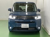 LEDヘッドライトを装備しています。LEDヘッドライトはとても明るく、雨の日や夜間走行も安全・安心です。オートライトコントロール付きで周囲の明るさに応じて自動で点灯・消灯します