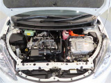 見えづらいエンジンルームも洗浄済みできれいな仕上がりになっています。
