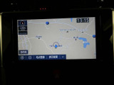 【純正メモリーナビ(フルセグTV)】・・・今やドライブの大事なパートナー!ルート案内はもちろん、CD、DVD再生等々、ドライブが、いっそう楽しくなる機能が満載です。