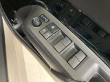 もちろん、パワーウインドウもついております。ワンタッチで窓の開閉が可能です!