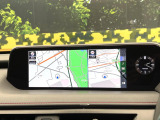 【メーカー純正ナビ】インテリアに溶け込むスタイリッシュな「専用設計」メーカーナビを装備♪視認性や操作性など基本性能にも優れ、より上質なカーライフをお楽しみいただけます。
