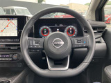 ステアリングスイッチ搭載!ハンドルひとつで手を離さなくても運転中視線をそらさなくても操作が出来て便利です