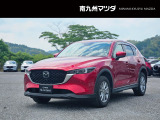 中古車専門再生工場にて熟練専任スタッフが丁寧に清掃、仕上げを実施しております。また、お客様に安心してご検討いただける様、公取協が定める基準に基づき車両検査を実施し、車両状態評価証を発行しております。