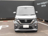 ヘッドライトの上向き下向きを自動で切り替えてくれます。対向車や前方の車にも迷惑をかけにくくなります。