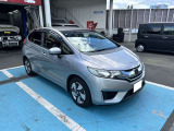 お買い得フィットハイブリット入庫しました 純正ナビバックカメラ 走行34000km機関良好 お気軽にお問い合わせください