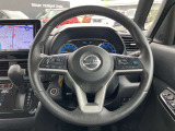 ステアリングスイッチ搭載!ハンドルひとつで手を離さなくても運転中視線をそらさなくても操作が出来て便利です