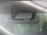 【トヨタセーフティセンス】走行中に前方の車両等を認識し、衝突しそうな時は警報とブレーキで衝突回避と被害軽減をアシスト。より安全にドライブをお楽しみいただけます。