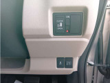 左側電動スライドドア