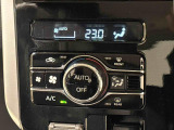 AUTOエアコンを装備しています♪室内の温度を設定するとセンサーが室温を感知して、温度、風量を自動的にコントロ-ルして快適な空間を作ってくれます!