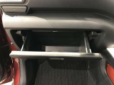 グローブボックス。