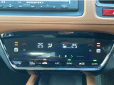 エアコンは勿論オートエアコン☆運転席と助手席にはシートヒーターが付属しております!