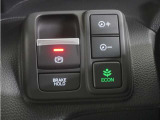 電子制御パーキングブレーキ搭載で指一本で簡単に操作することができます。さらに停車中に、ブレーキペダルを踏み続けなくても、自動的にブレーキを保持する機能である、オートマチックブレーキホールド付きです。