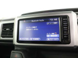 純正ナビを装備。タッチパネル式で使いやすく、お出かけもラクラクです。