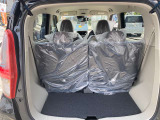 大きく開き、背高、幅広の荷物も積み下ろしらくらく。