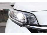 LEDヘッドライトで夜間の視認性も高く、シャープな輝きで安全とスタイルの調和を生み出します。