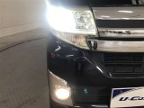 LEDヘッドライトです。デザイン性がよくとても明るいので、夜間の走行や悪天候でも安心です。しかも長寿命!