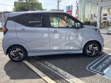 横から見てもスタイリッシュなデザイン、乗り降りもしやすいです。是非、ご試乗ください☆