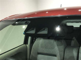 【衝突被害軽減ブレーキ】前方の車両や横断する歩行者などを検知した時、衝突回避や被害軽減をサポートします。
