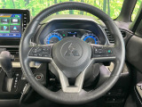 【純正革巻きステアリング】上質な革を使用することで、手にしっかり馴染みとても運転しやすいハンドルです♪