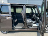 【片側電動スライドドア】ドアの開閉スペース不要!狭い駐車場でも安心して乗り降りすることができます!